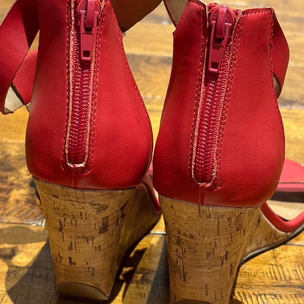 Kenneth Cole Reaction T-Strap Ava Red Wedge Sandals - Picture 12 of 15